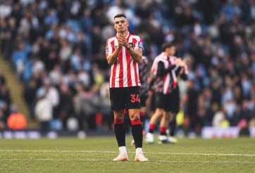 Dùng giấy tờ giả khi khoác áo Arsenal, ngôi sao World Cup đối diện nguy cơ nhận án tù