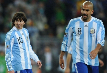 CHÍNH THỨC: Huyền thoại Argentina nhận án phạt nặng vì hành động gây bão