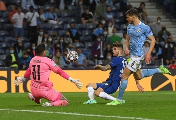 Ngã ngửa với đội hình Man City đá chung kết C1