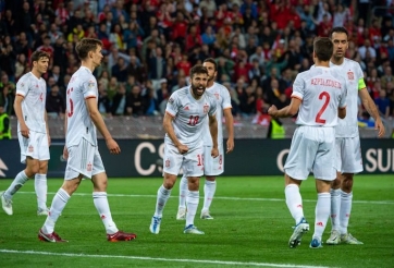 Thắng tối thiểu Thụy Sĩ, Tây Ban Nha vươn lên vị trí nhì bảng