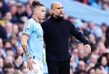 Pep Guardiola liên tục nói xin lỗi Kalvin Phillips