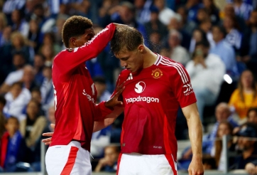 Hojlund tập ăn mừng bàn thắng 6 tuần, bị NHM chỉ trích dữ dội