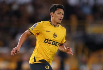 Gọi sao Ngoại hạng Anh là 'Thành Long', cầu thủ bị FIFA treo giò 10 trận