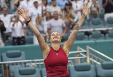 Đương kim vô địch Sabalenka nối dài chuỗi thắng tại Australian Open 2025