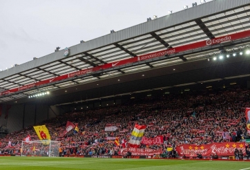 Điều gì tạo nên sức hấp dẫn của sân Anfield với người hâm mộ Liverpool?
