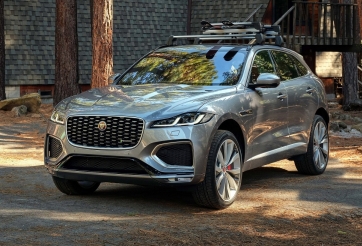 Jaguar Land Rover định hướng lại việc sản xuất trong bối cảnh doanh số EV giảm.