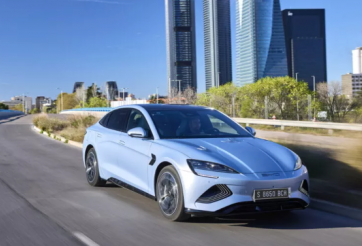 Mỹ tăng cường quy định đối với xe hơi thông minh Trung Quốc