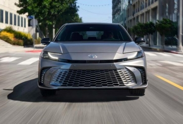 Toyota Camry 2025 bán kèm lạc tới 5.000 USD