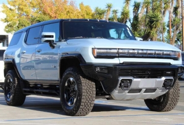 GMC Hummer EV SUV: Siêu SUV điện đầu tiên có mặt tại Việt Nam