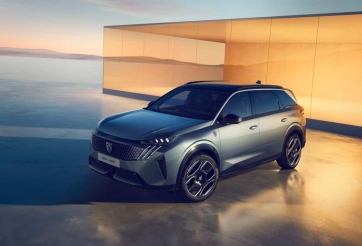 Peugeot đẩy mạnh phát triển xe điện hiệu suất cao với E-3008 và E-5008