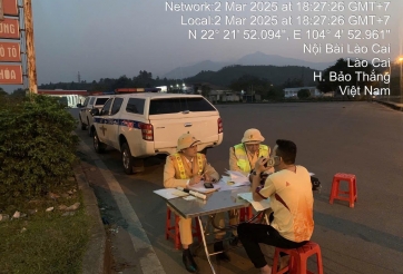 Không bằng lái xe, tài xế chở 25 hành khách đi ngược chiều trên cao tốc bị xử phạt bao nhiêu tiền?