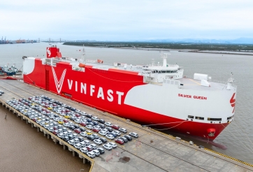 Gần 2.500 ôtô điện VinFast xuất khẩu sang Indonesia trên tàu Silver Queen