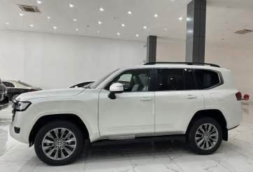 Toyota Land Cruiser 2025 cập bến Việt Nam với giá bán tăng cao