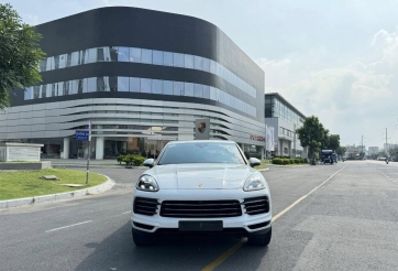 Porsche Cayenne độ tiền tỷ xuất hiện gây bão sàn xe cũ