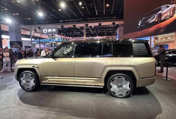 Yangwang U8L – SUV siêu sang mới của BYD chính thức ra mắt: Rộng hơn Cullinan, sang hơn Range Rover