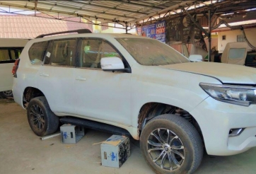 Cú “biến hình” ngoạn mục của Land Cruiser Prado từ đời 1998 sang bản 2022