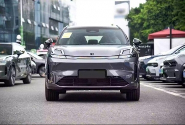 Lynk & Co 08 bắt đầu nhận cọc: SUV Trung giá ngang Palisade, chạy không cần xăng tới 200 km