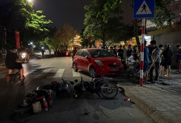 Ô tô con đâm hàng loạt xe máy trên đường Kim Giang: Hai người bị thương, nghi vấn tài xế đã uống rượu bia