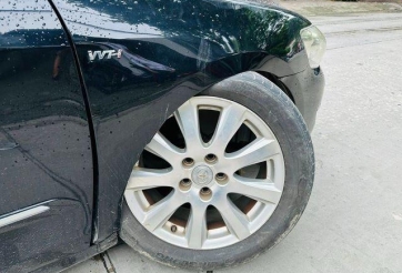 Toyota Camry đang chạy thì 'rụng' bánh - Lỗi thợ hay tài xế chủ quan?