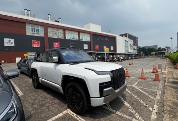 BYD lần đầu ra mắt hai mẫu xe điện cao cấp Yangwang U8 và Denza Z9 GT tại Việt Nam