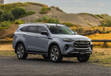 Isuzu mu-X 2025 rục rịch ra mắt tại Việt Nam: Ngoại hình lột xác, động cơ vẫn là 1 điểm trừ