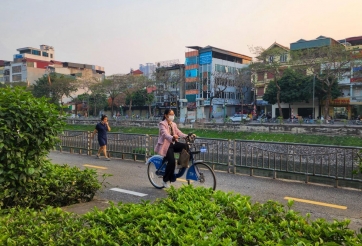 Tuyến đường xanh bên sông Tô Lịch thành “đường hoang”: Lỗi tại người dân hay quy hoạch?