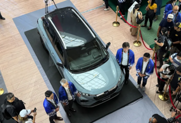 'Tân binh' Suzuki Fronx chào sân hàng xóm trước khi về Việt Nam: Thiết kế thể thao, có cả bản hybrid!