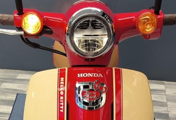 Phiên bản giới hạn Super Cub 50 Hello Kitty cập bến Việt Nam với nhiều chi tiết độc đáo