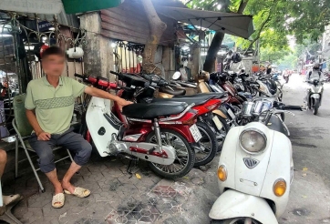 Xe máy cũ lao dốc vì nỗi lo cấm xe xăng ở Hà Nội