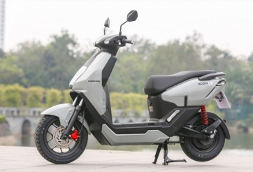 Doanh nghiệp xe máy đẩy nhanh chuyển đổi trước lộ trình cấm xe xăng tại Hà Nội