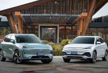 So găng Geely EX5 vs BYD Atto 3: SUV điện nào đáng xuống tiền nhất 2025?