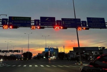 Vì sao đèn giao thông Hà Nội nhấp nháy bất thường? CSGT chính thức lên tiếng