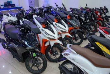Xe máy xăng đồng loạt giảm giá trước làn sóng chuyển dịch sang xe điện