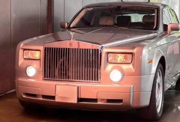 Lăn bánh hơn 3 vạn km sau gần 20 năm, Rolls-Royce Phantom vẫn giữ giá không tưởng