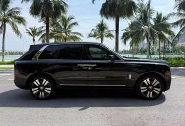 Rolls-Royce Cullinan 2020 rao bán với mức giá 'dễ thở' chưa từng có tại Việt Nam