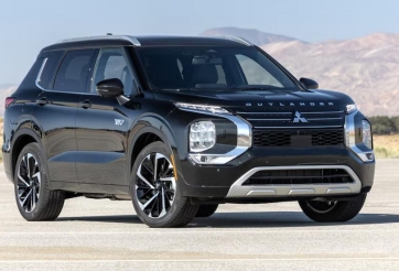 Mitsubishi Outlander PHEV bị 'bỏ xó' nửa năm bất ngờ hồi sinh chỉ với 0.5 bảng Anh