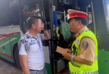 Tài xế không bằng lái chở vượt 21 người, bị phạt hơn 200 triệu đồng tại Đắk Lắk