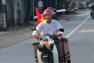 Cựu binh U80 Trần Văn Thanh và hành trình bằng xe máy từ Nghệ An ra Hà Nội mừng Quốc khánh 2/9