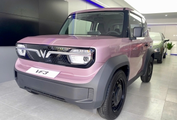 Tài chính 300 triệu đồng nên mua VinFast VF 3 hay vay thêm để chọn xe xăng hạng A?