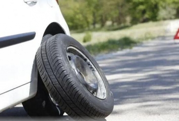 Cảnh báo nguy hiểm từ việc thay lốp ngay làn 120 km/h trên cao tốc Hà Nội – Ninh Bình