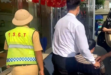 Khoảnh khắc CSGT hú còi mở đường, cứu sản phụ nguy kịch trên cao tốc Hà Nội – Hải Phòng