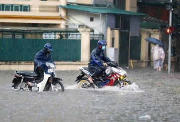 Siêu bão số 9 Ragasa gây mưa cực lớn, Hà Nội nguy cơ ngập úng và tê liệt giao thông