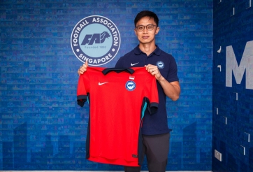 Giúp đội ĐNÁ làm nên lịch sử, HLV Singapore nói lời xúc động