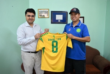 HLV Việt Nam đầu tiên ký hợp đồng với LĐBĐ châu Mỹ