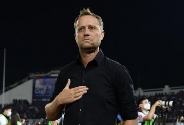 HLV Polking nói thẳng điều 'khó nghe' về trọng tài V.League