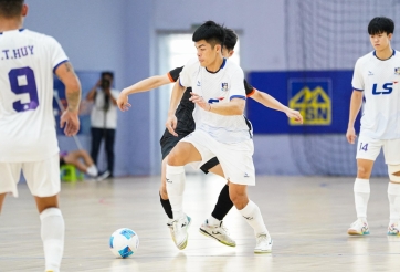 Thua tan nát 0-22, đội bóng Việt Nam vẫn xin chữ ký đối thủ