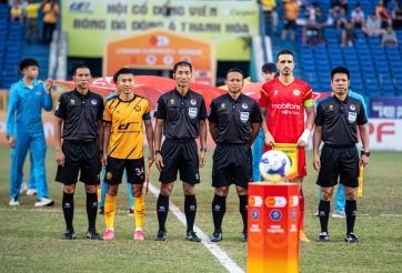 Trọng tài FIFA của Malaysia bắt chính 2 trận đấu khốc liệt nhất V-League