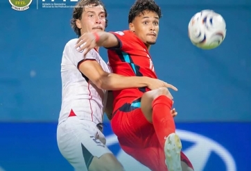 CĐV Singapore đồng loạt nhắc tên Việt Nam sau chiến thắng 2-0
