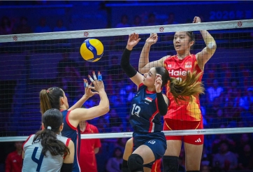 Bóng chuyền nữ Trung Quốc thị uy sức mạnh với chiến thắng 3-0