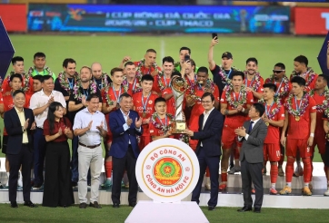 CAHN vô địch theo cách không tưởng, HLV Polking thốt lên điều đặc biệt